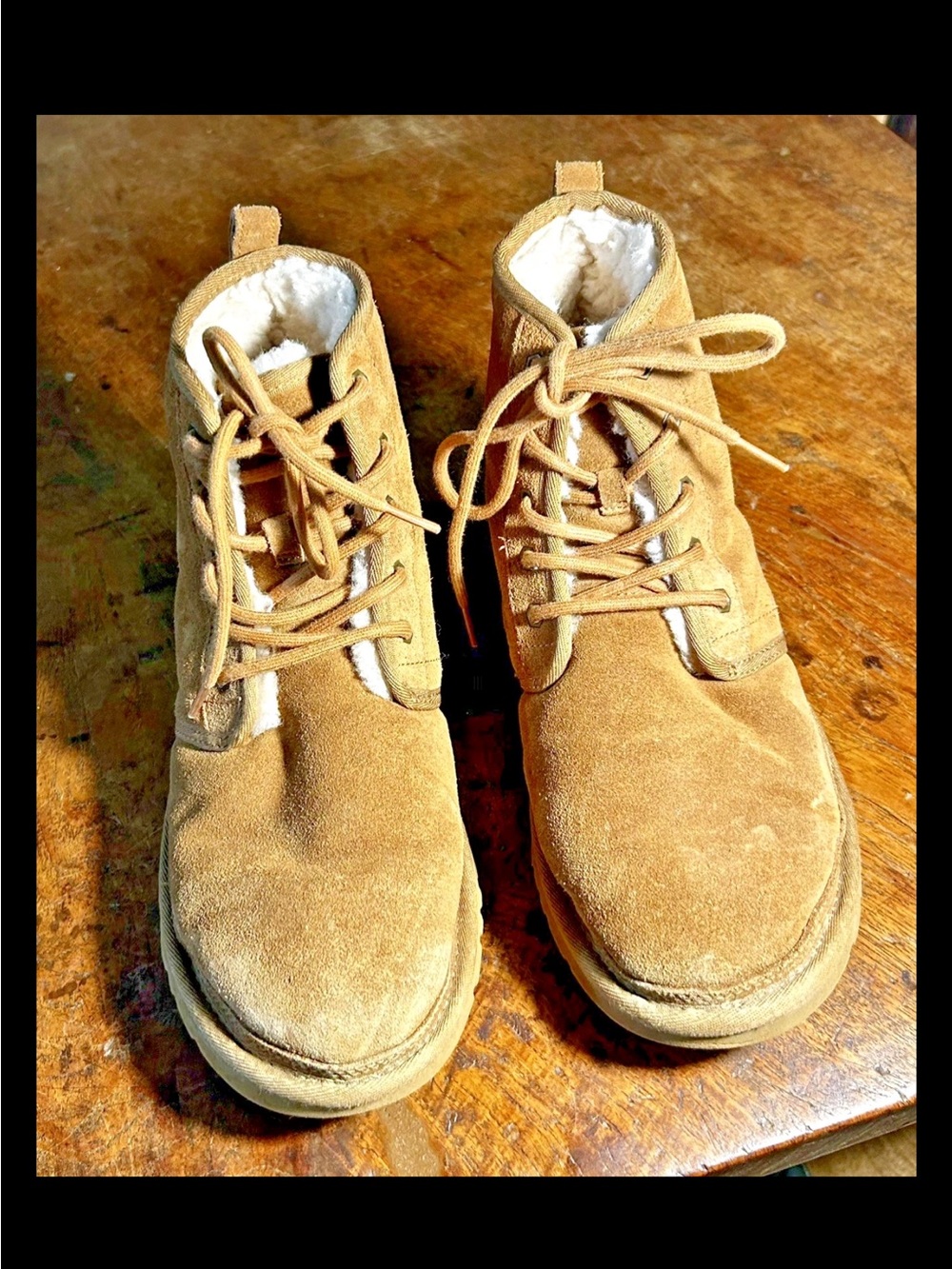 UGG Women’s  Suede Chukka Boots in Tan Size 8